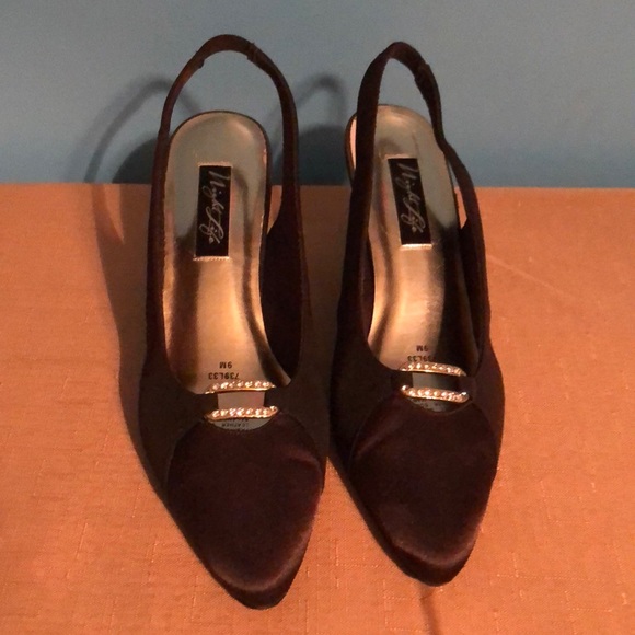 Night Life Brown Heels - Picture 1 of 3